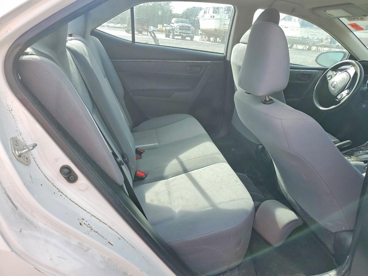 2014 TOYOTA COROLLA L photo 10