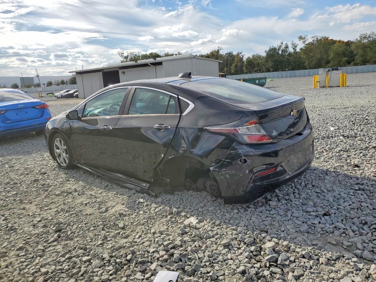 2017 CHEVROLET VOLT PREMIER photo 3