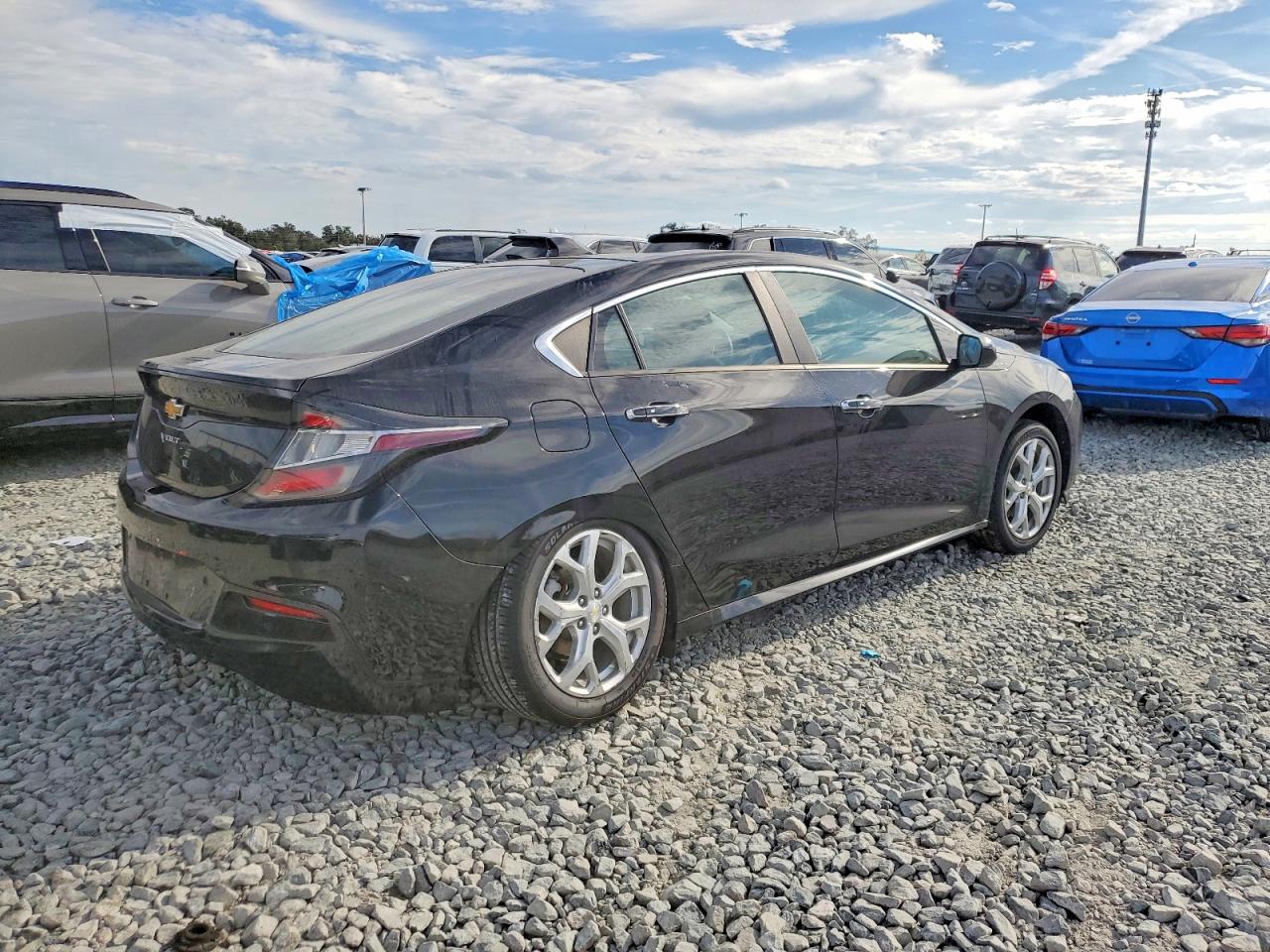2017 CHEVROLET VOLT PREMIER photo 5