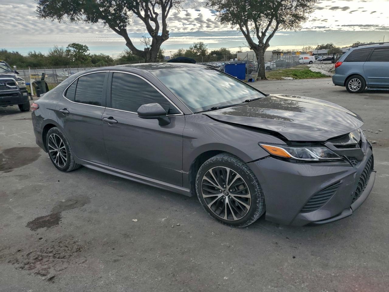 2019 TOYOTA CAMRY L photo 7