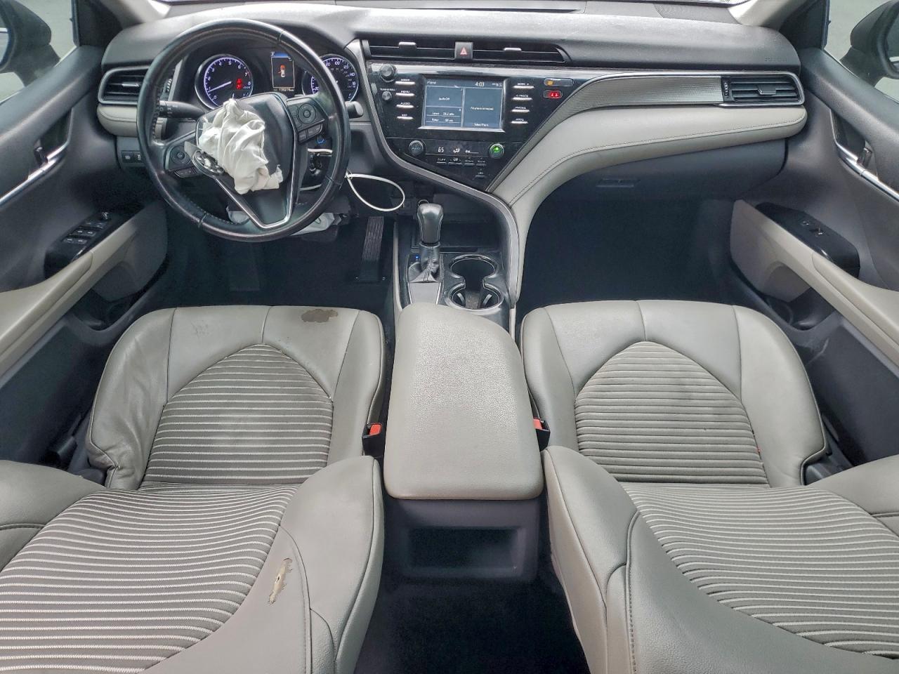 2019 TOYOTA CAMRY L photo 15