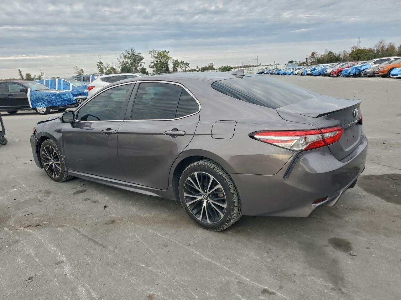 2019 TOYOTA CAMRY L photo 3