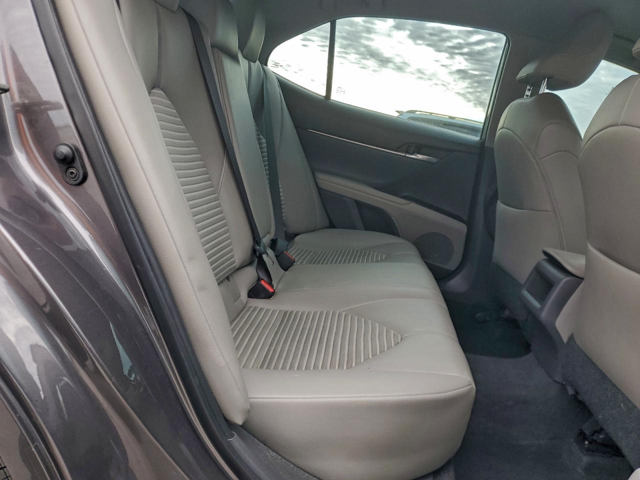 2019 TOYOTA CAMRY L photo 19