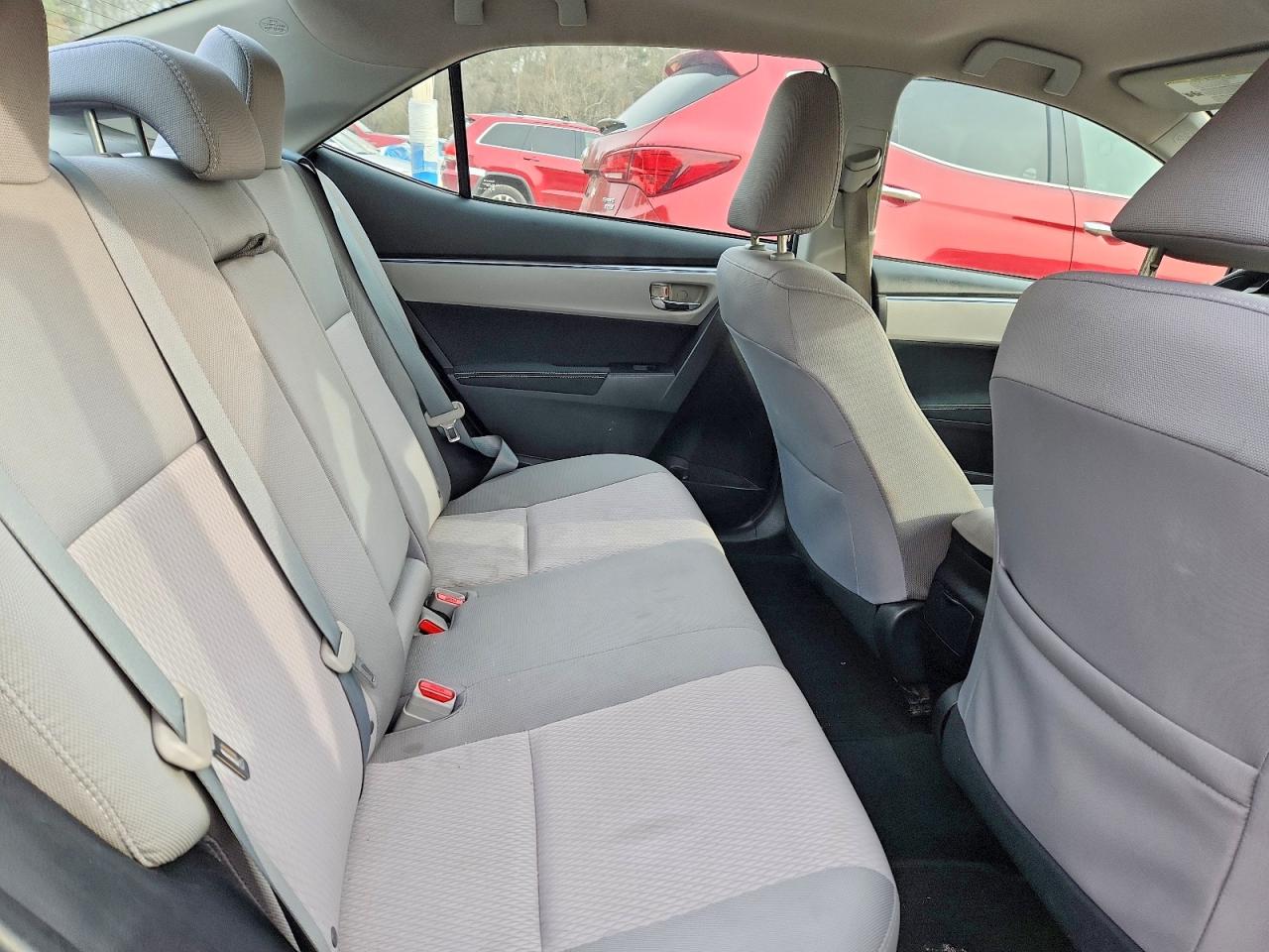 2015 TOYOTA COROLLA L photo 10