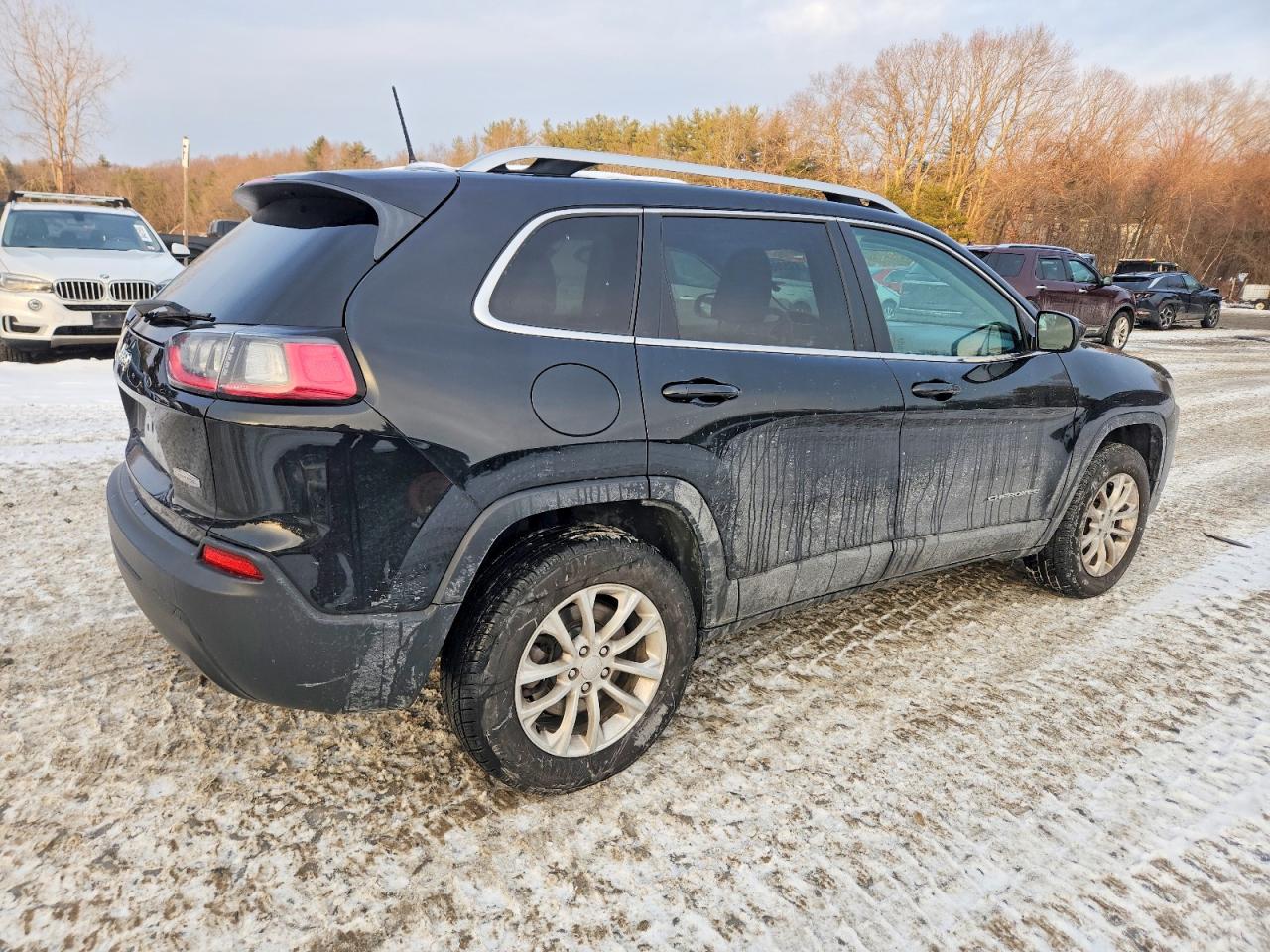 2019 JEEP CHEROKEE LATITUDE photo 3
