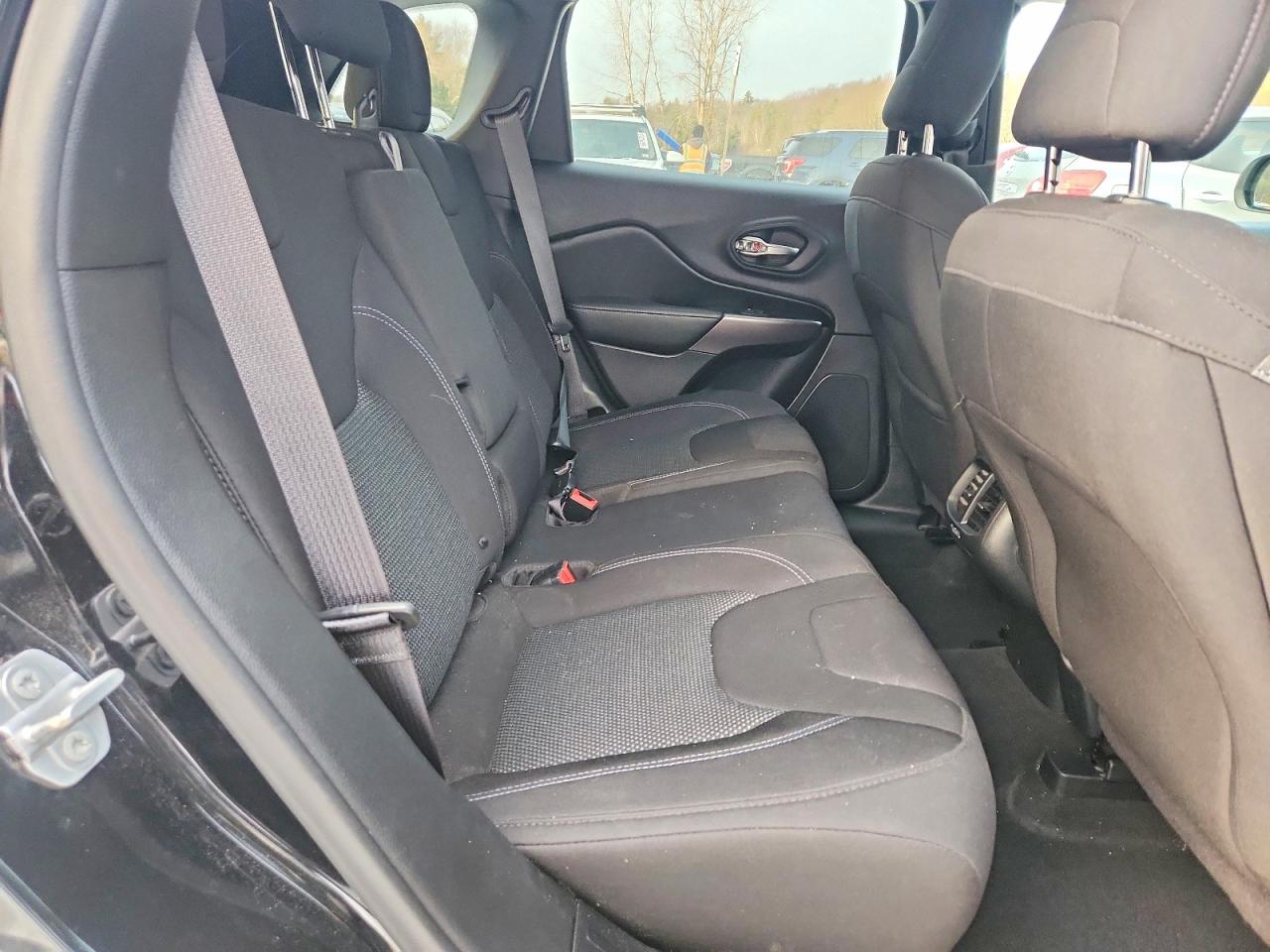 2019 JEEP CHEROKEE LATITUDE photo 11