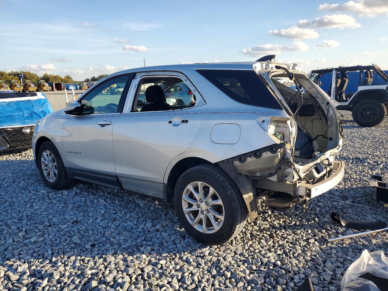 2019 CHEVROLET EQUINOX LT photo 2