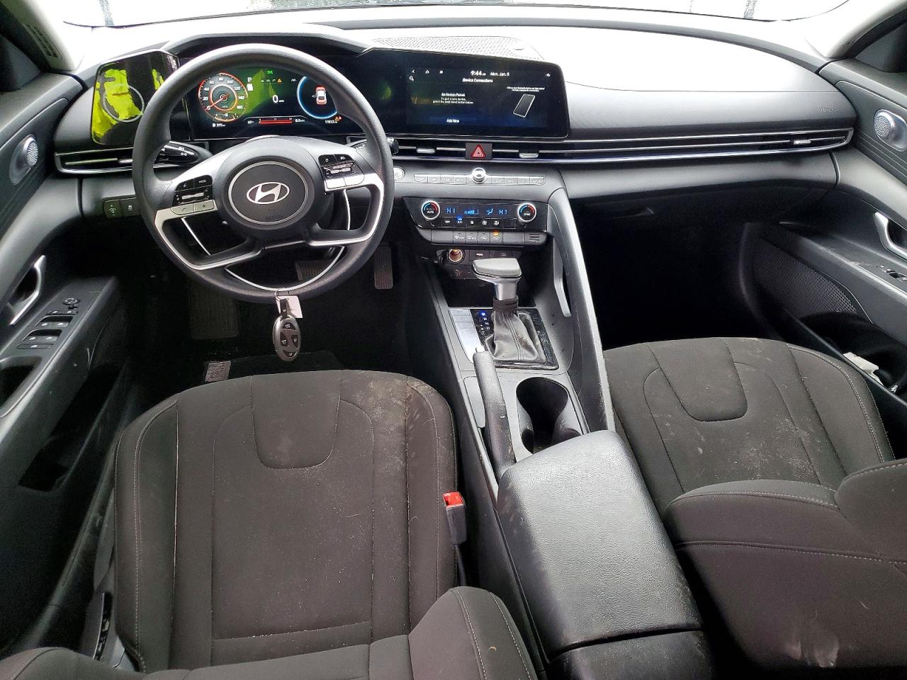 2024 HYUNDAI ELANTRA SEL photo 8