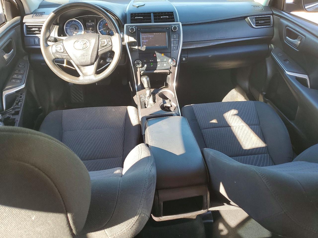2016 TOYOTA CAMRY LE photo 8