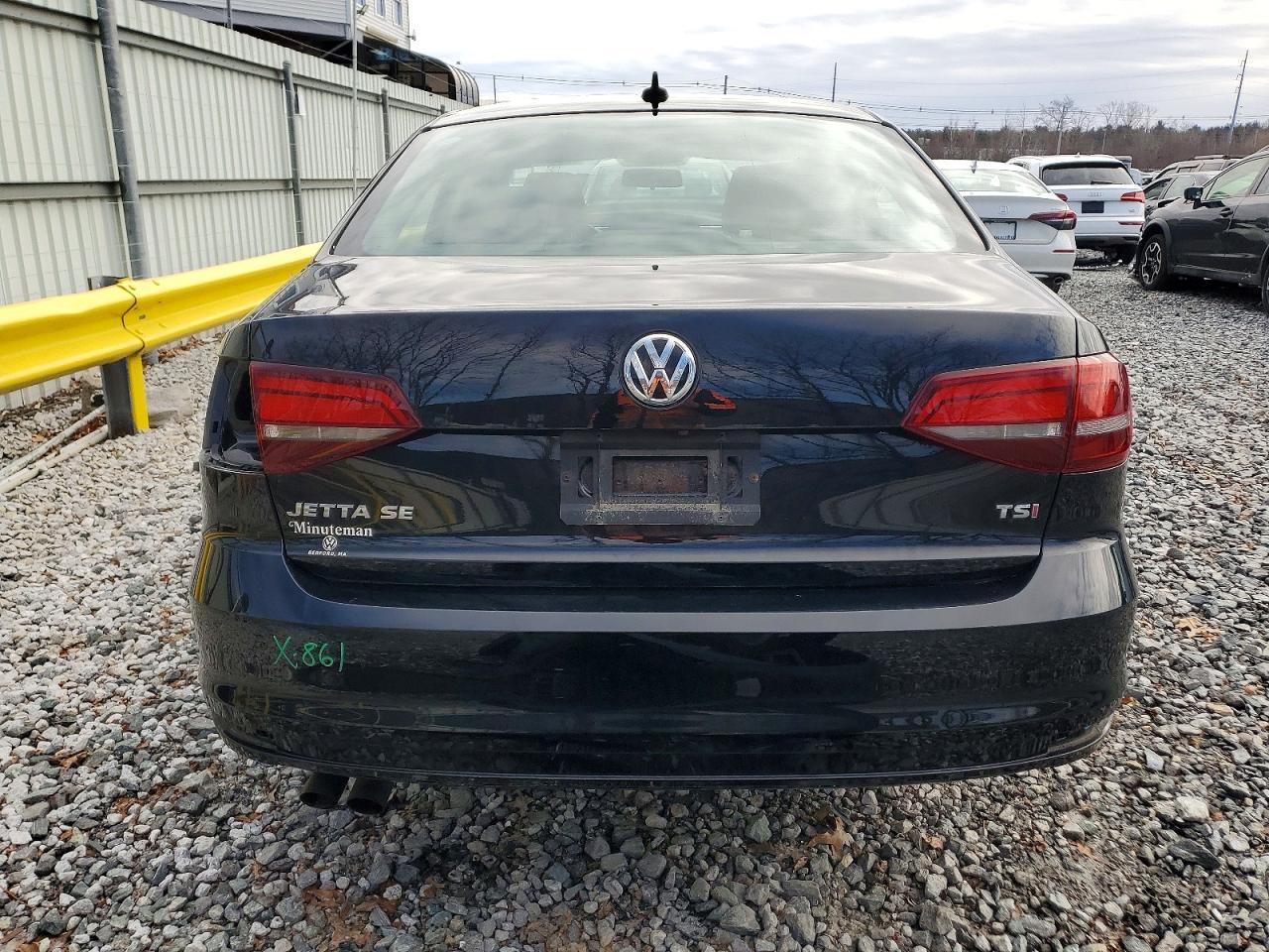 2017 VOLKSWAGEN JETTA SE photo 6