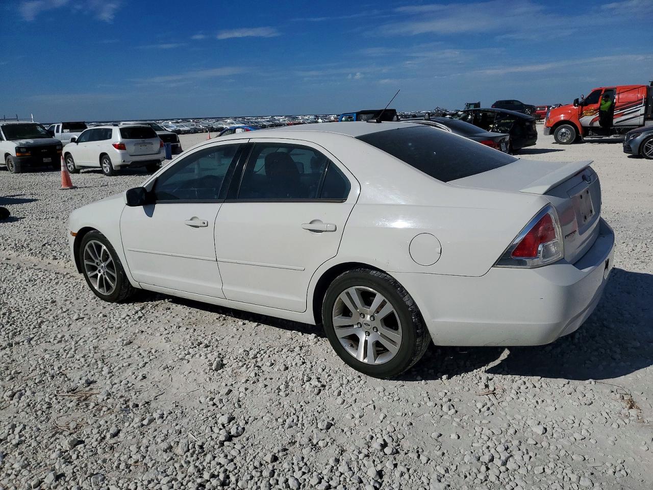 2009 FORD FUSION SE photo 2