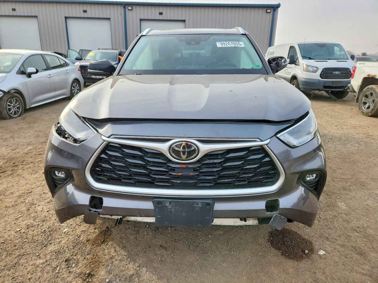 2021 TOYOTA HIGHLANDER XLE photo 5