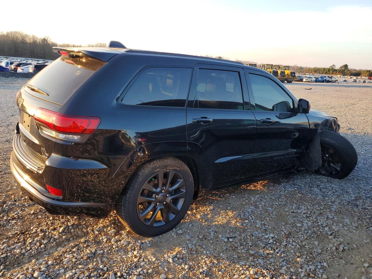 2019 JEEP GRAND CHEROKEE OVERLAND photo 3