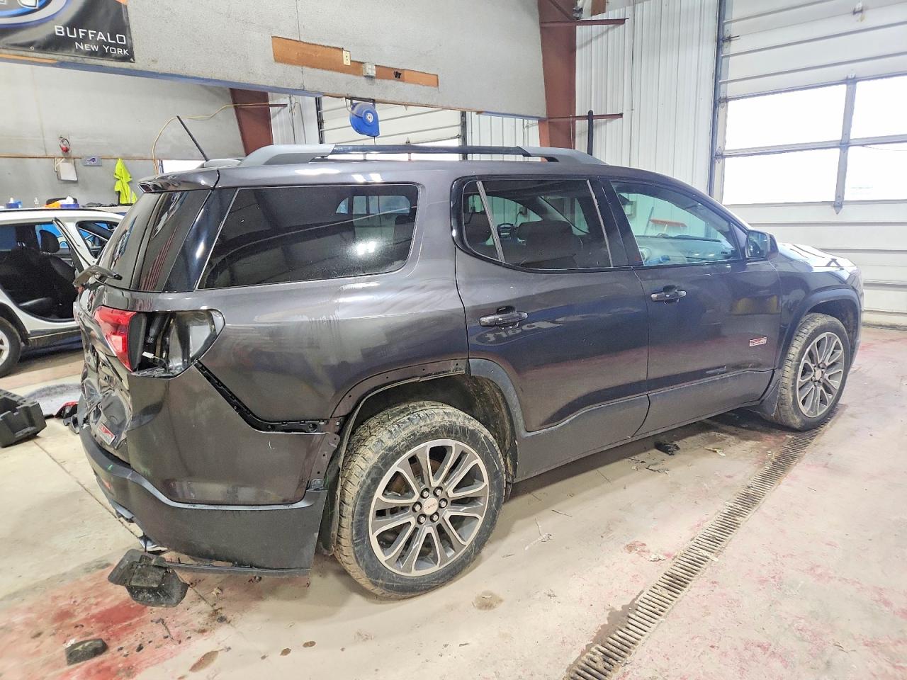 2017 GMC ACADIA ALL TERRAIN photo 3