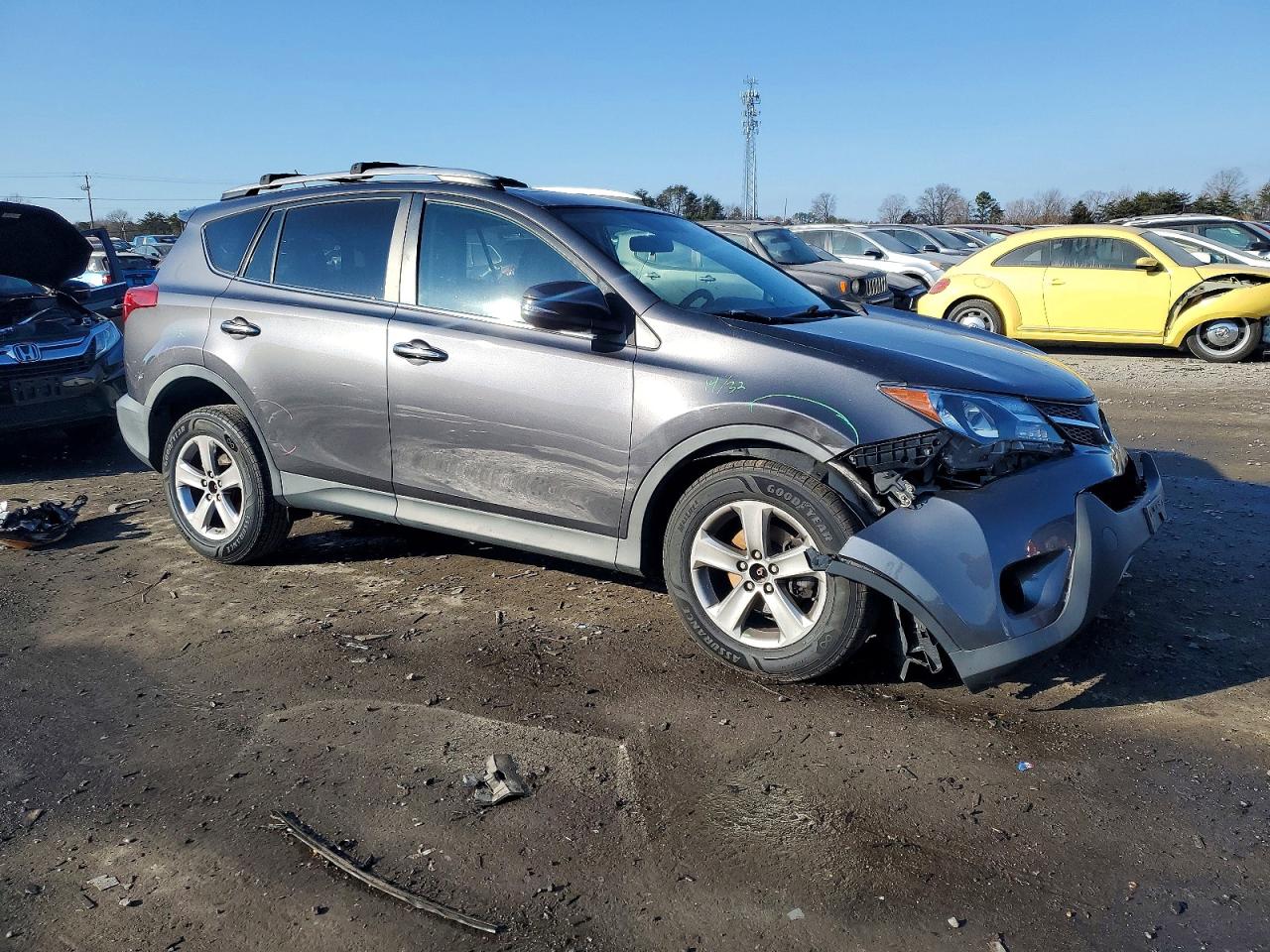 2015 TOYOTA RAV4 XLE photo 4
