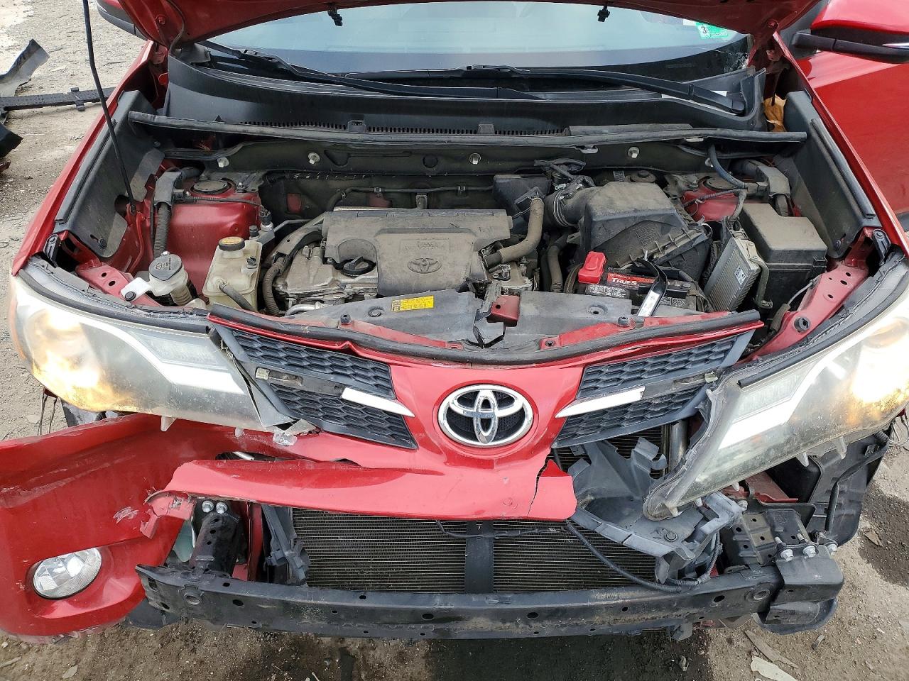 2015 TOYOTA RAV4 XLE photo 12