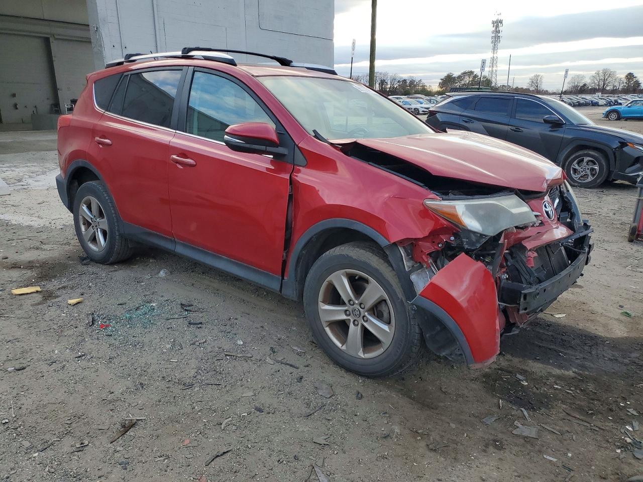 2015 TOYOTA RAV4 XLE photo 4