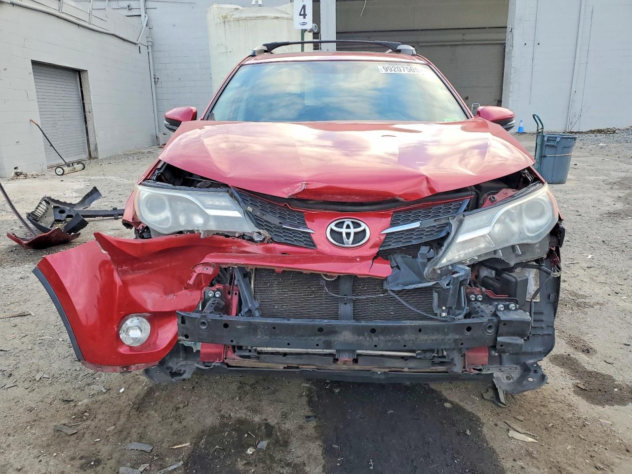 2015 TOYOTA RAV4 XLE photo 5