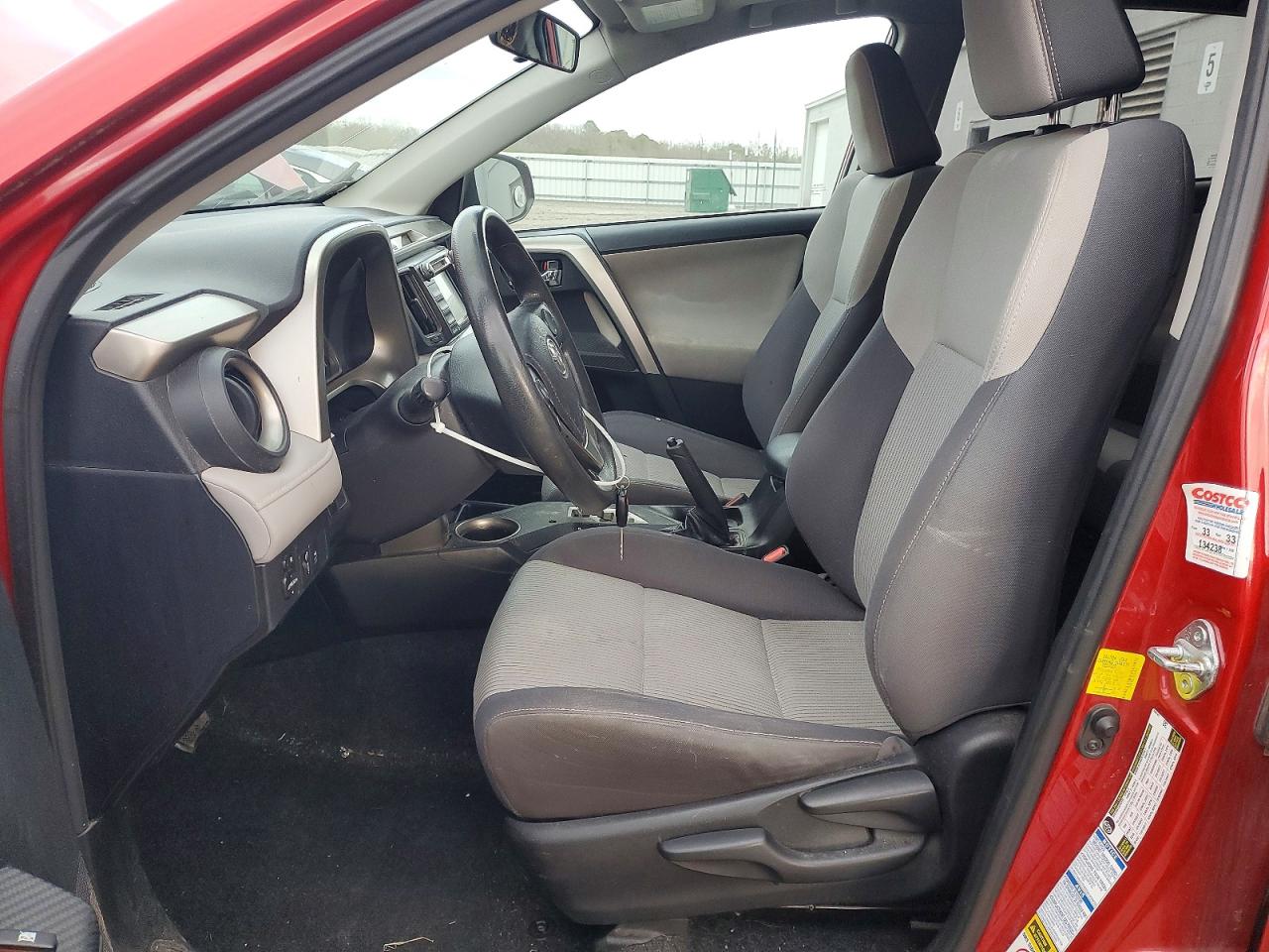 2015 TOYOTA RAV4 XLE photo 7