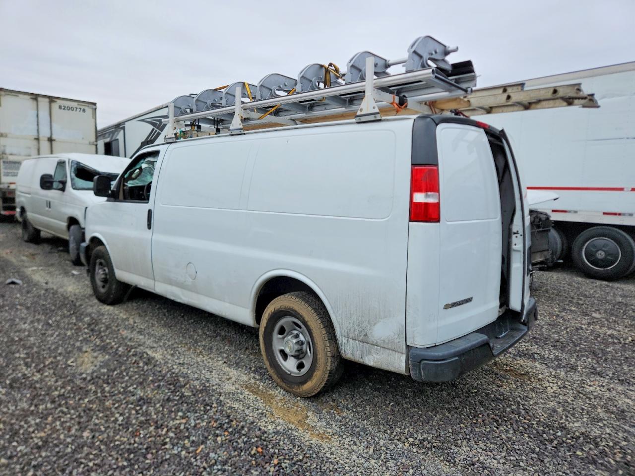 2021 CHEVROLET EXPRESS 3500 UTILITY / SERVICE VAN photo 2