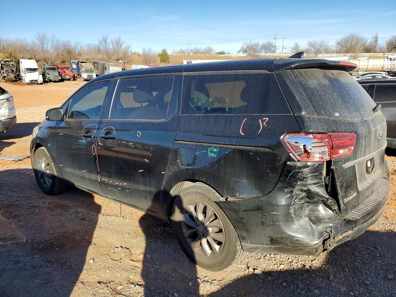 2020 KIA SEDONA LX photo 2