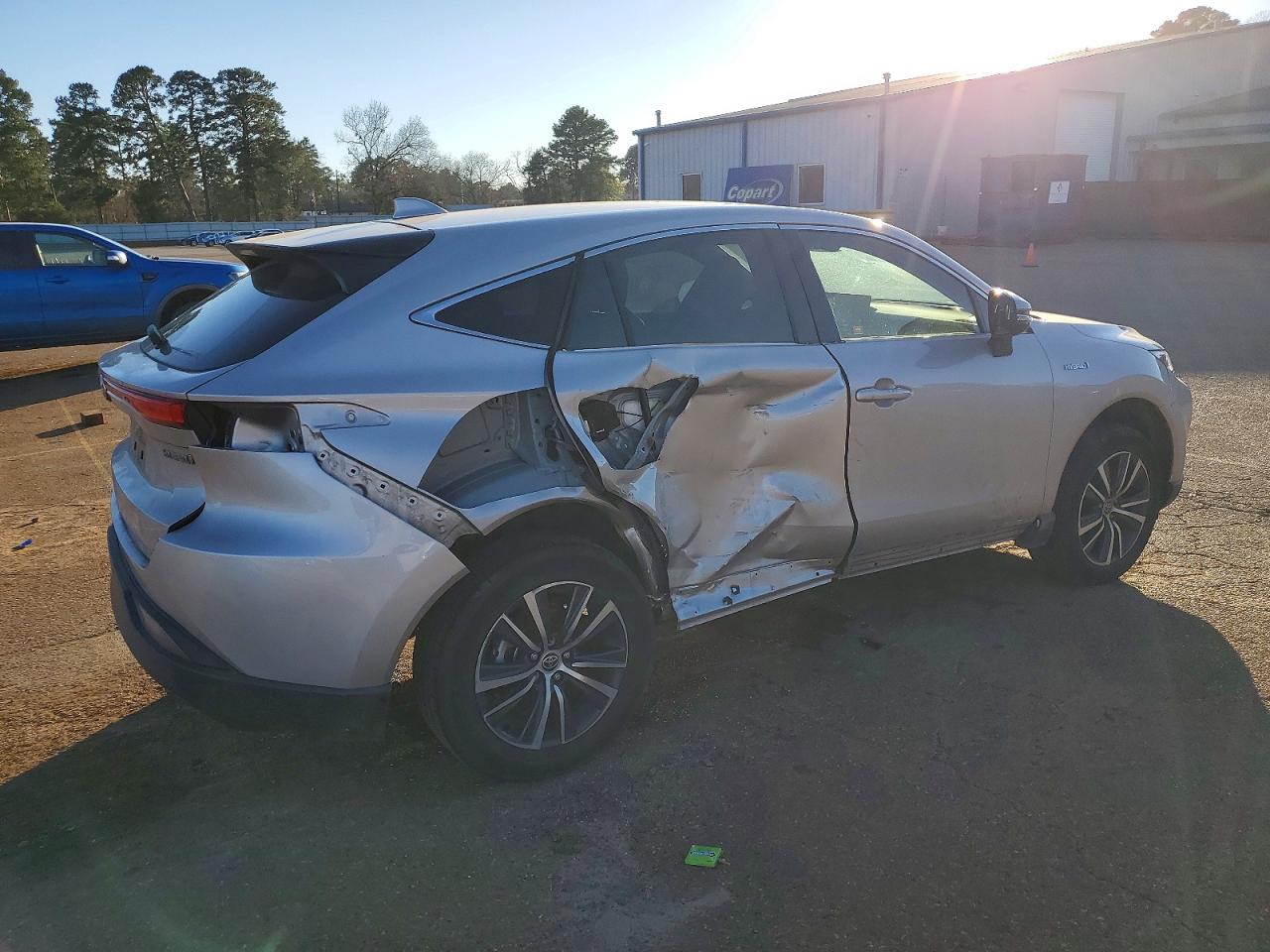 2021 TOYOTA VENZA LE photo 3