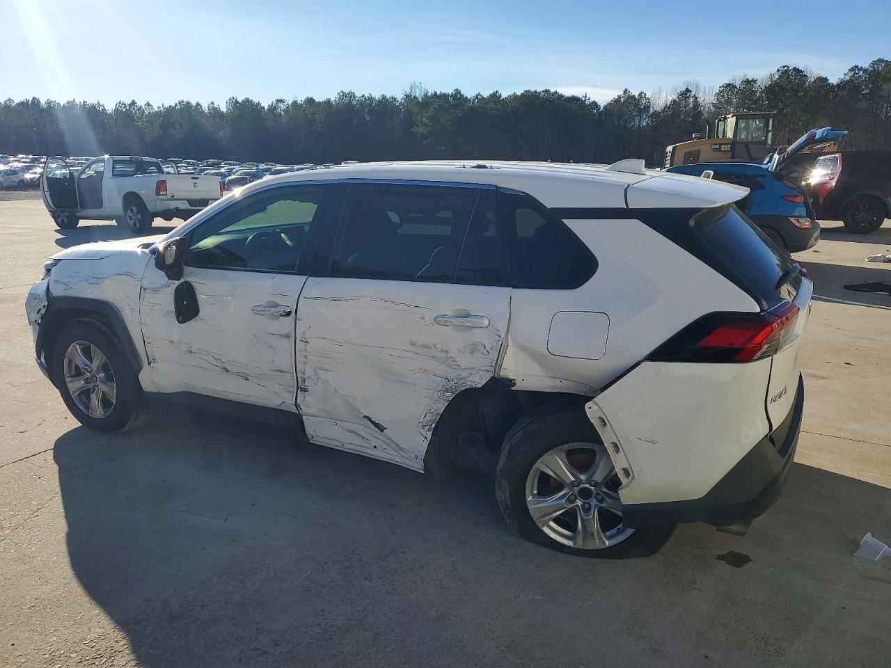 2019 TOYOTA RAV4 XLE photo 5