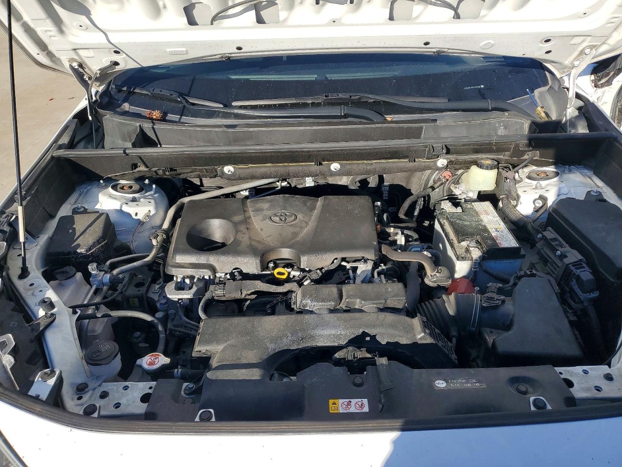 2019 TOYOTA RAV4 XLE photo 41