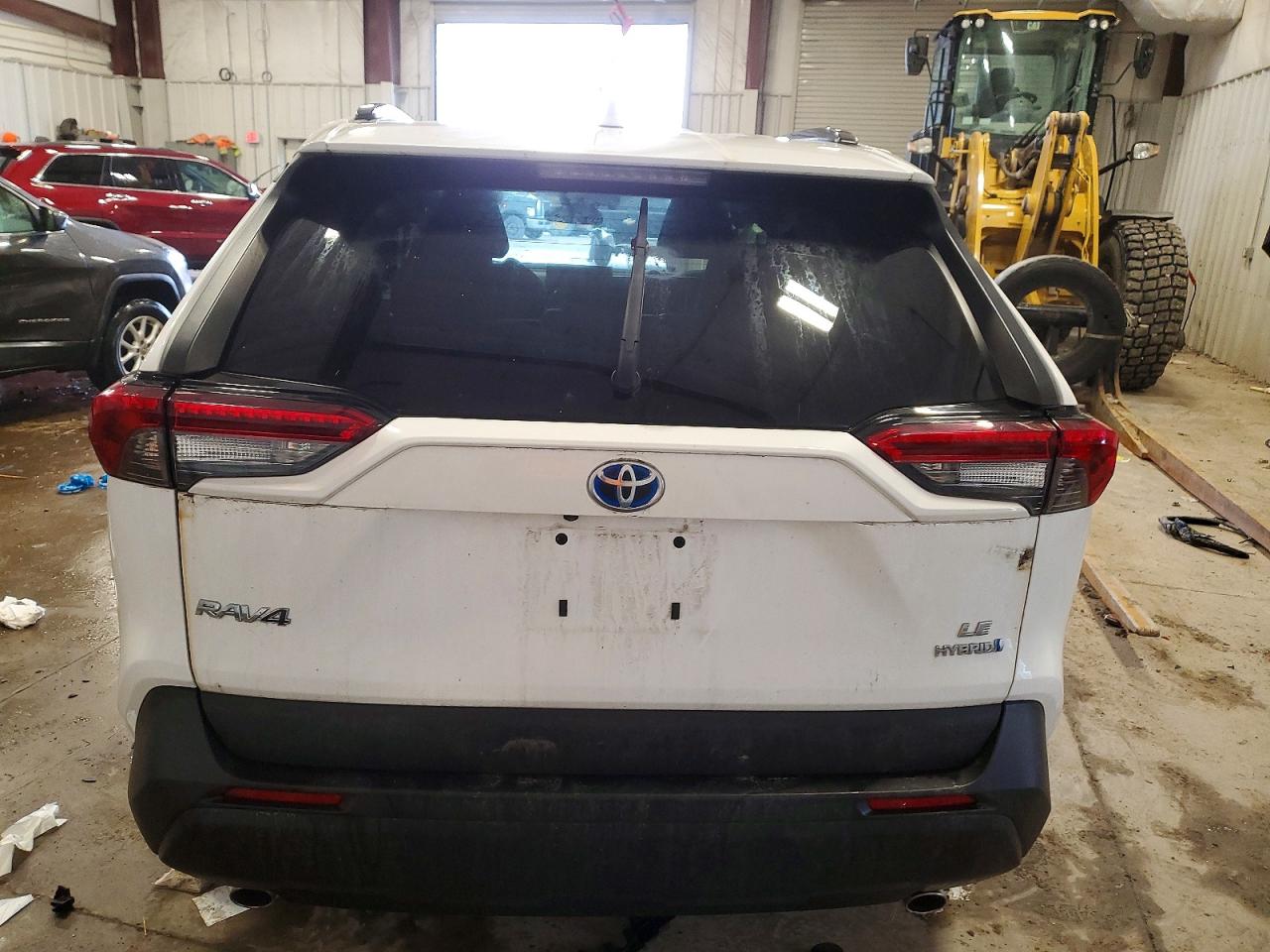 2019 TOYOTA RAV4 LE photo 6