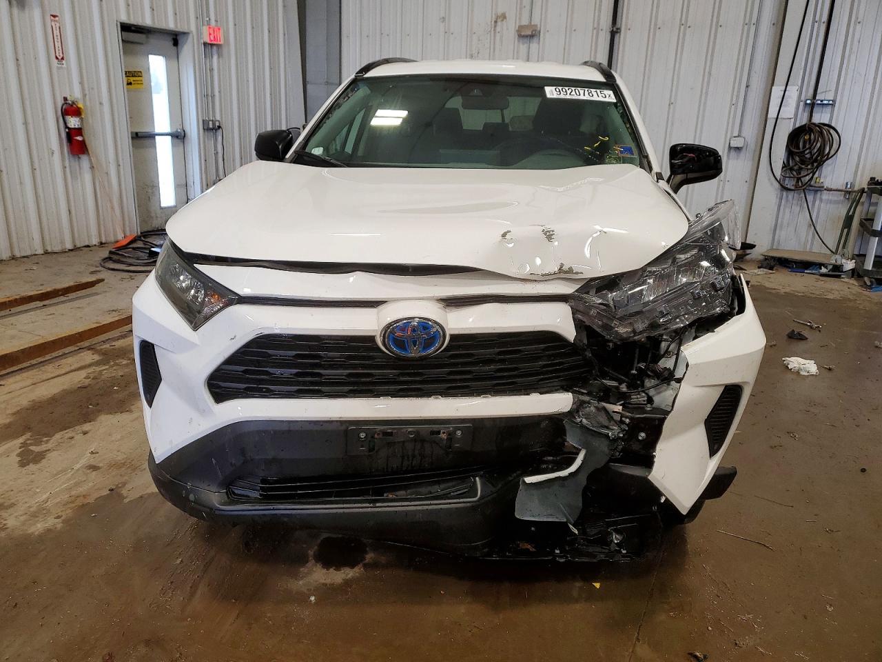 2019 TOYOTA RAV4 LE photo 5