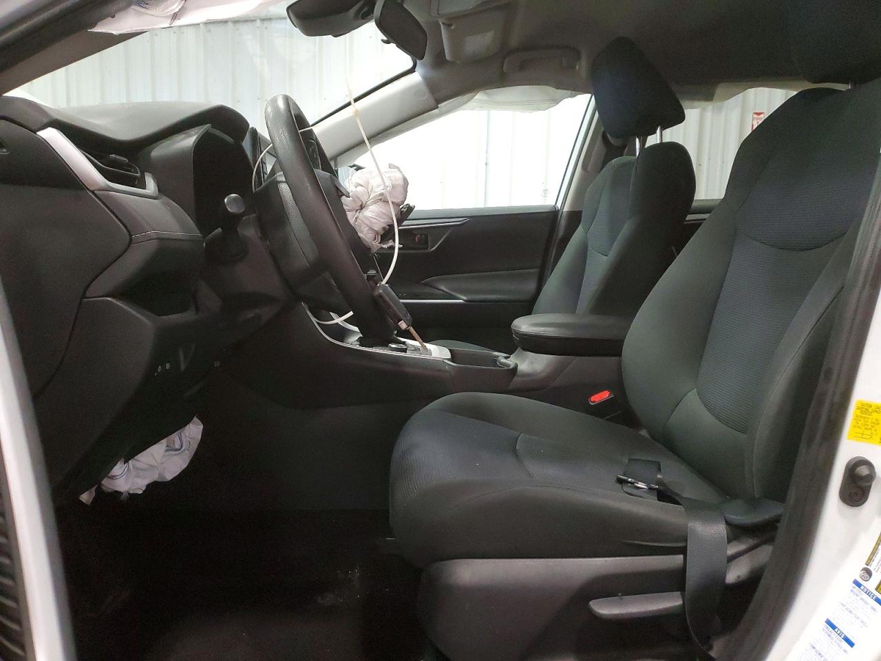 2019 TOYOTA RAV4 LE photo 7