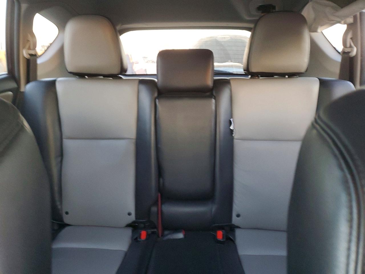 2017 TOYOTA RAV4 LE photo 10