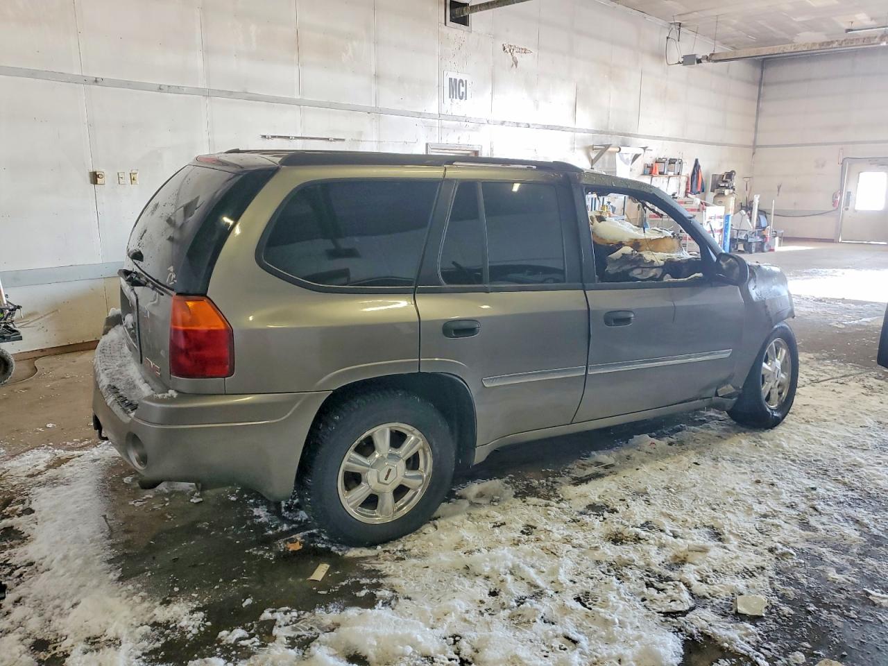 2006 GMC ENVOY photo 3