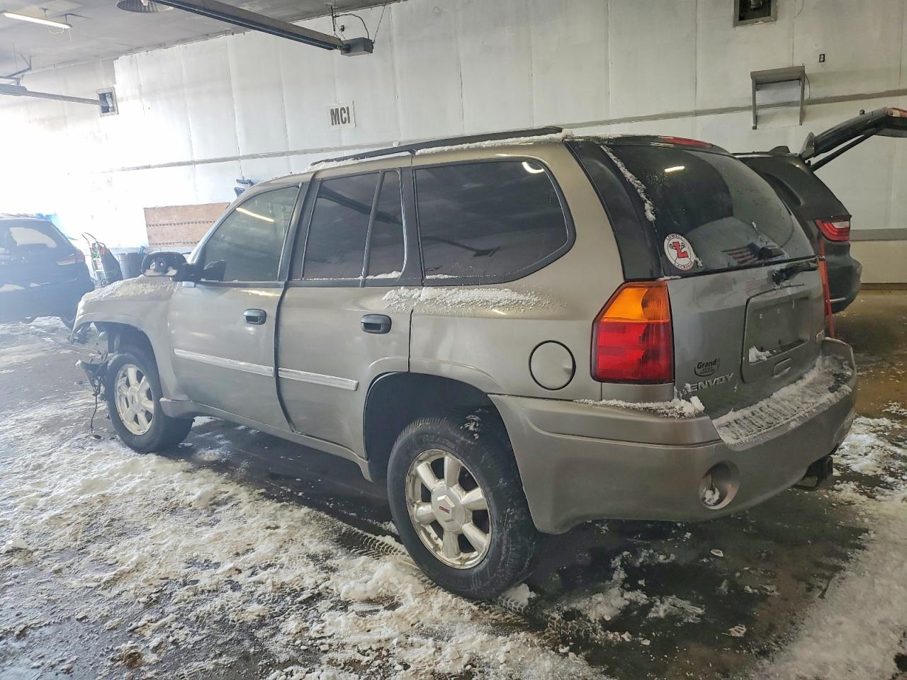 2006 GMC ENVOY photo 2