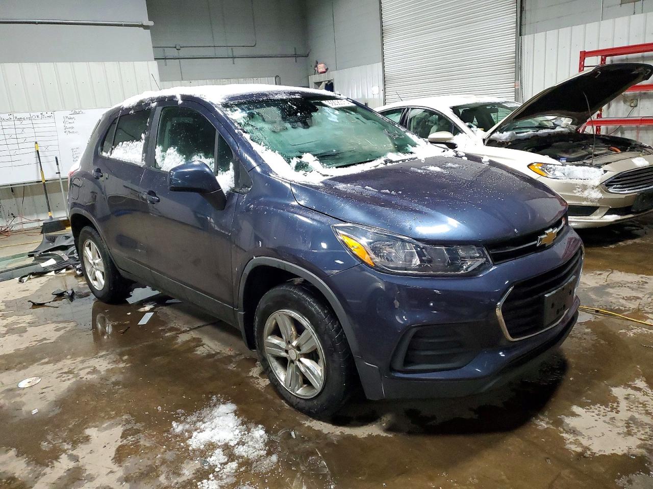 2019 CHEVROLET TRAX LS photo 4