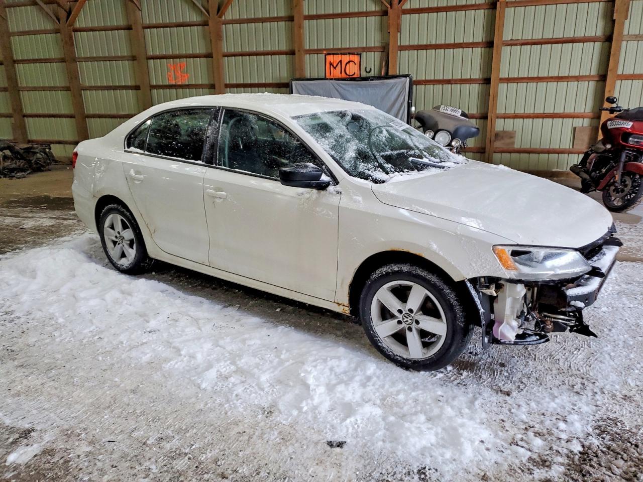 2013 VOLKSWAGEN JETTA BASE photo 4