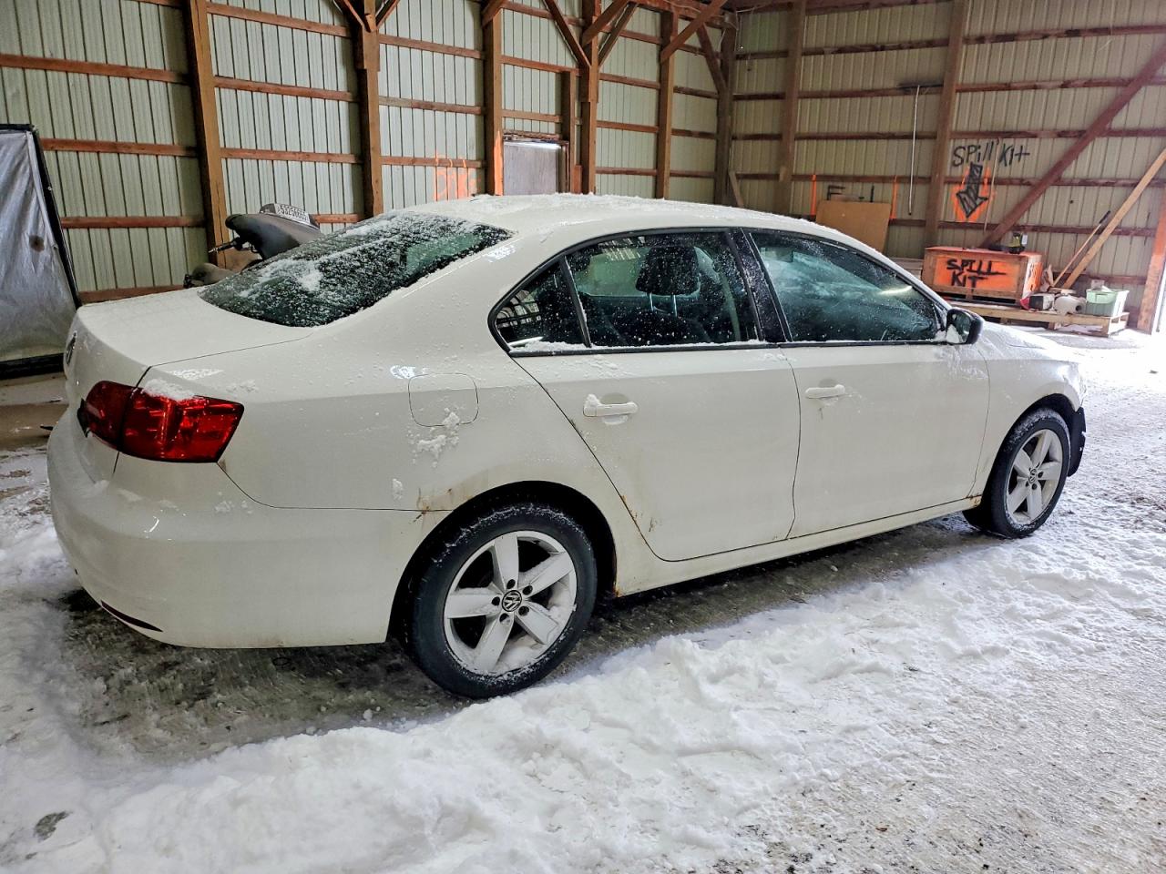 2013 VOLKSWAGEN JETTA BASE photo 3
