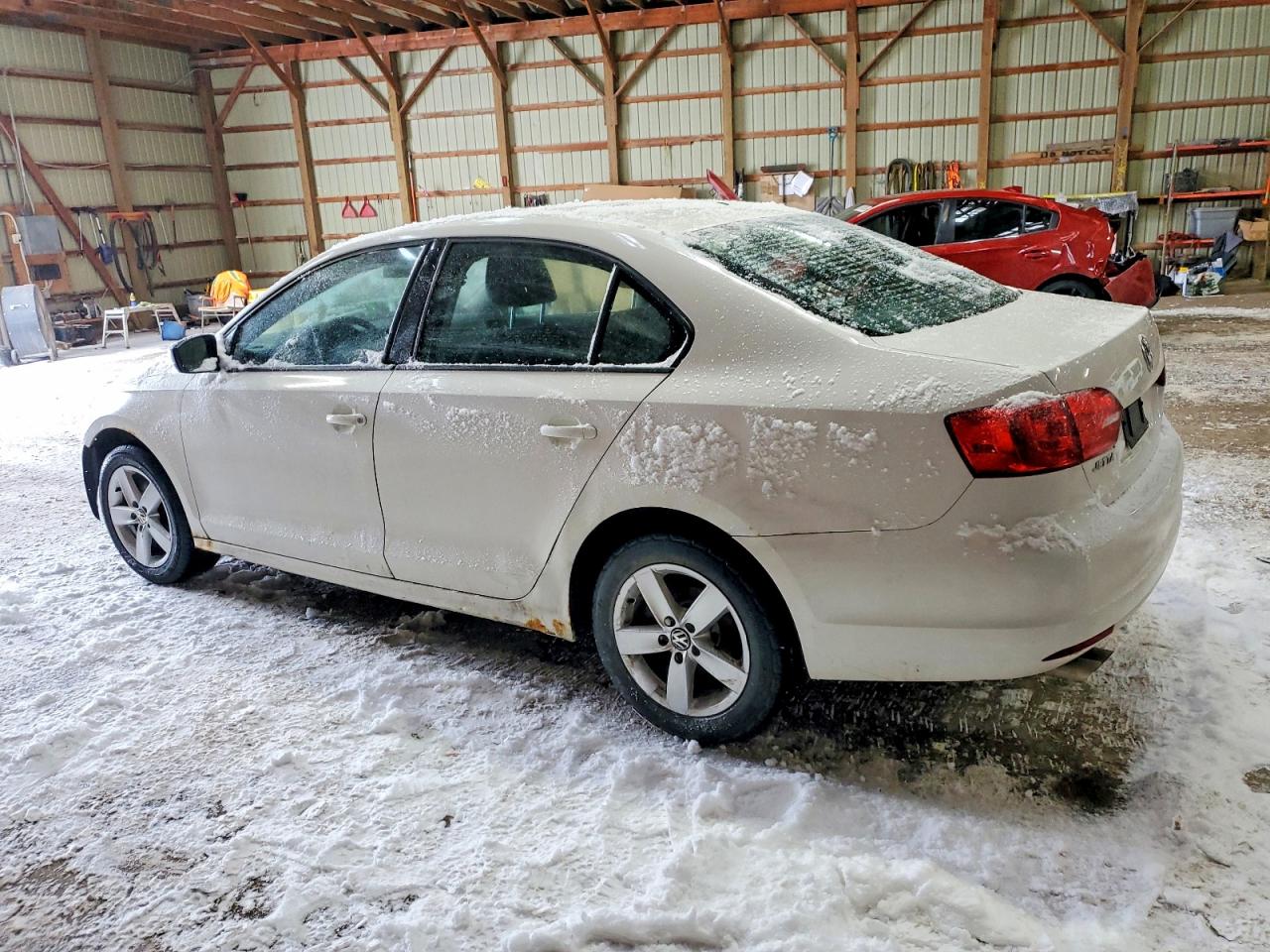 2013 VOLKSWAGEN JETTA BASE photo 2