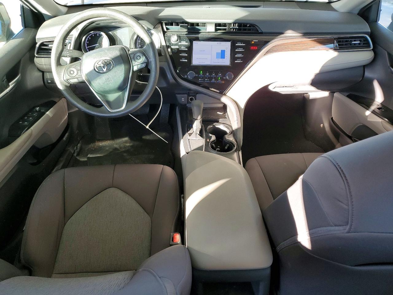 2019 TOYOTA CAMRY L photo 8