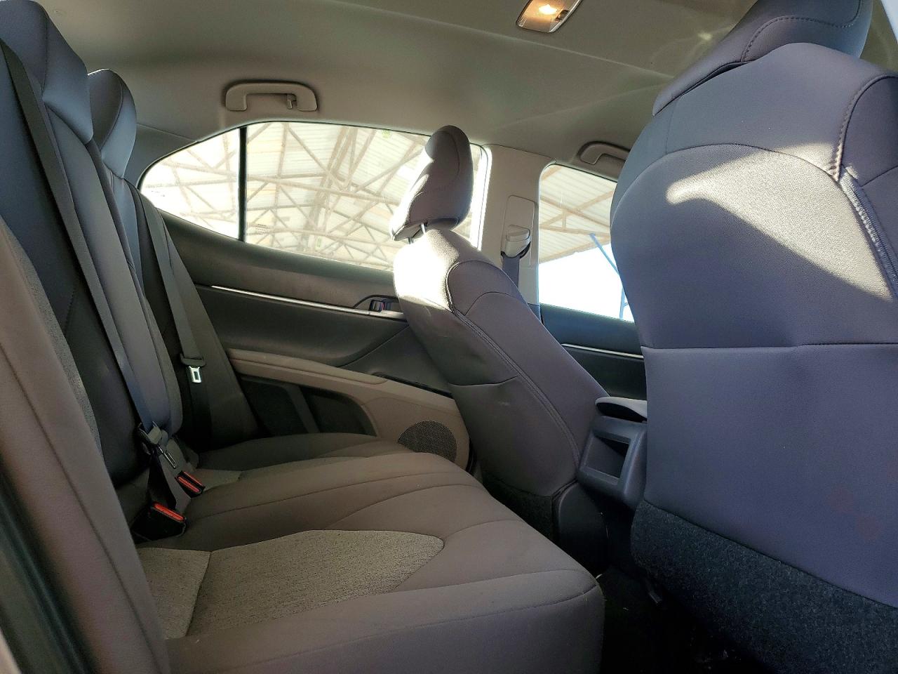 2019 TOYOTA CAMRY L photo 10