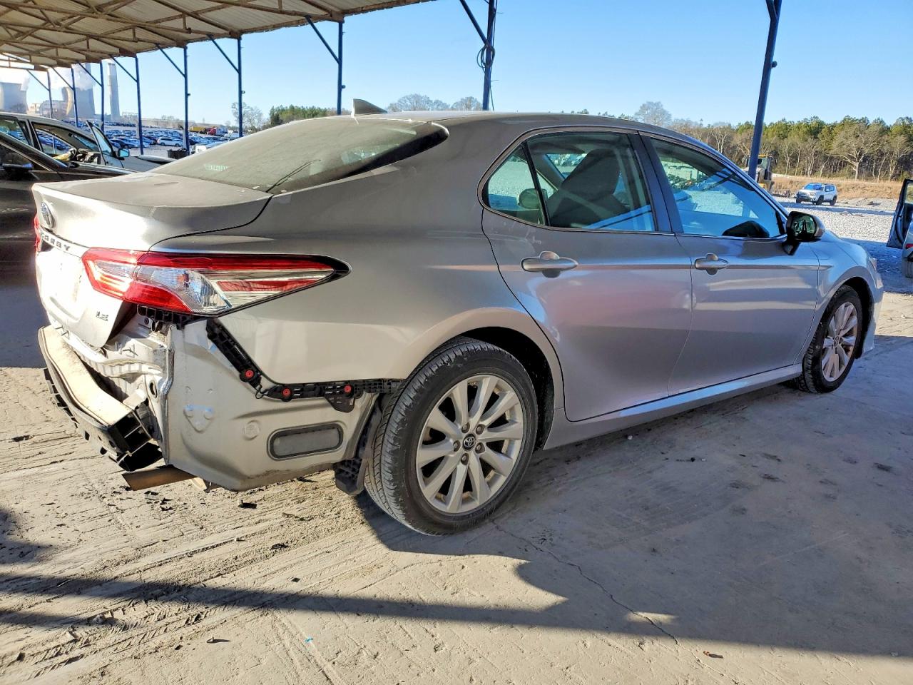 2019 TOYOTA CAMRY L photo 3