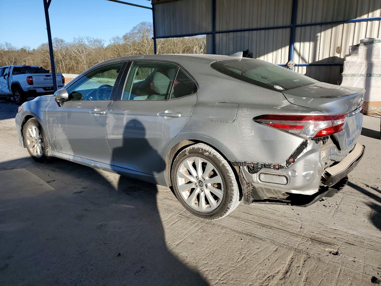 2019 TOYOTA CAMRY L photo 2