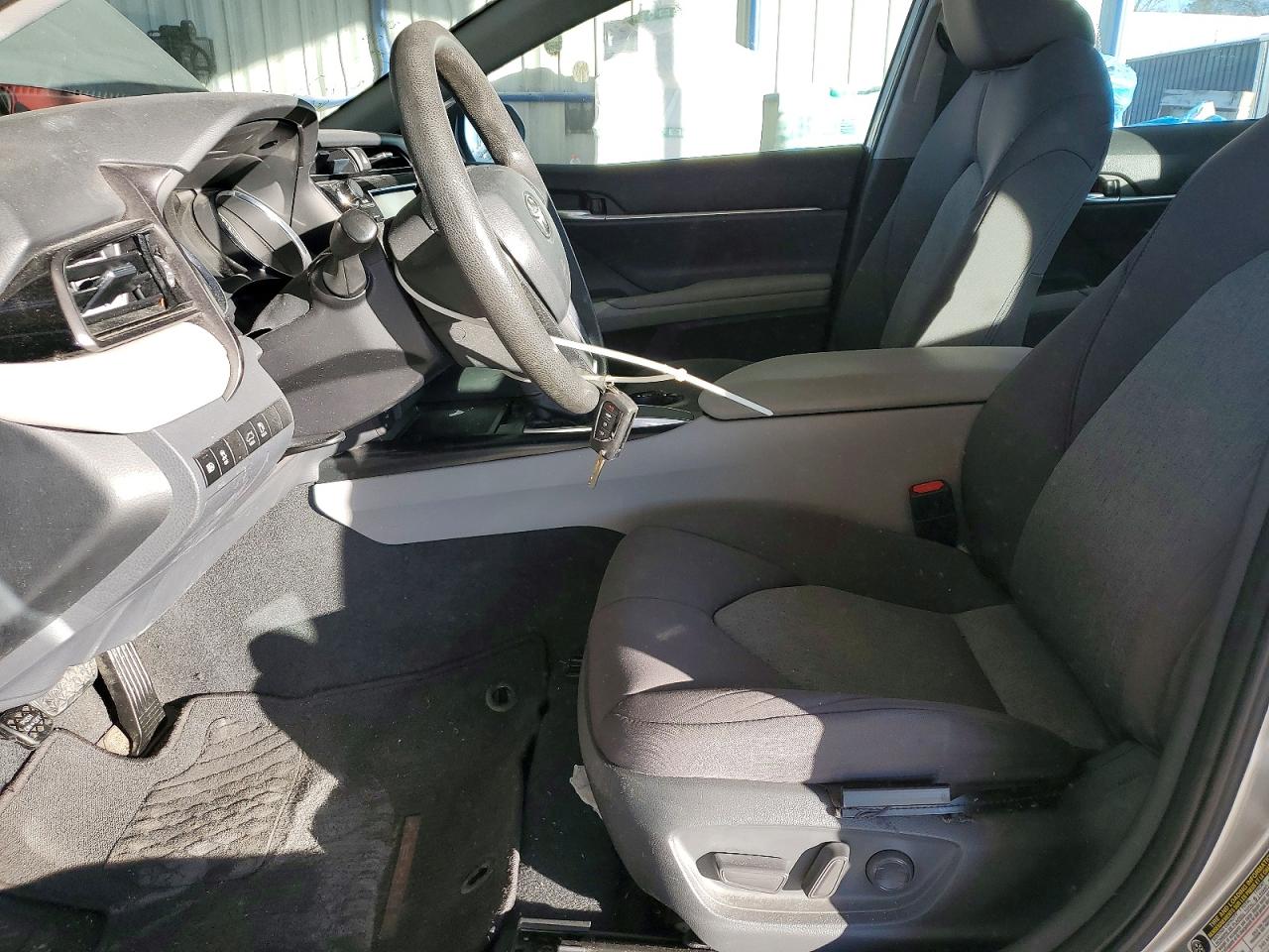 2019 TOYOTA CAMRY L photo 7