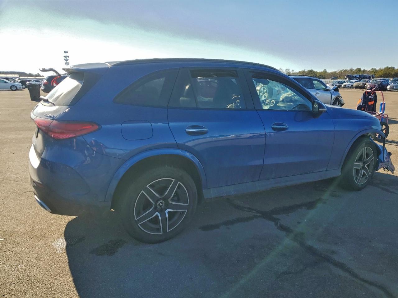 2025 MERCEDES-BENZ GLC 300 4MATIC photo 3