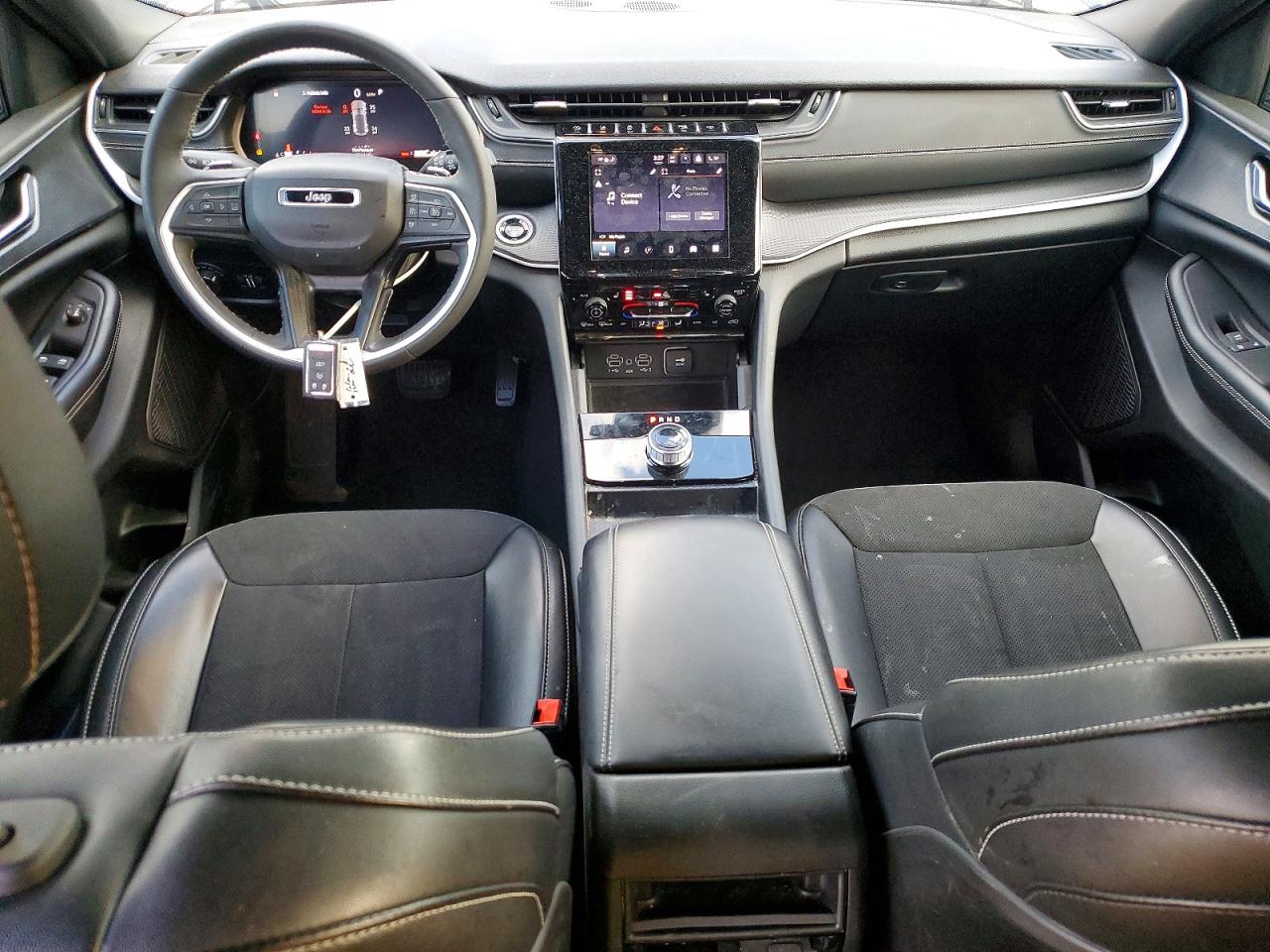 2024 JEEP GRAND CHEROKEE LAREDO photo 8