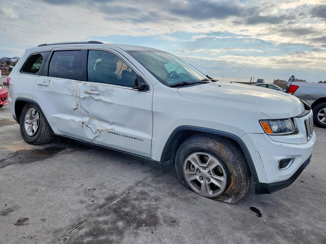 2014 JEEP GRAND CHEROKEE LAREDO photo 4