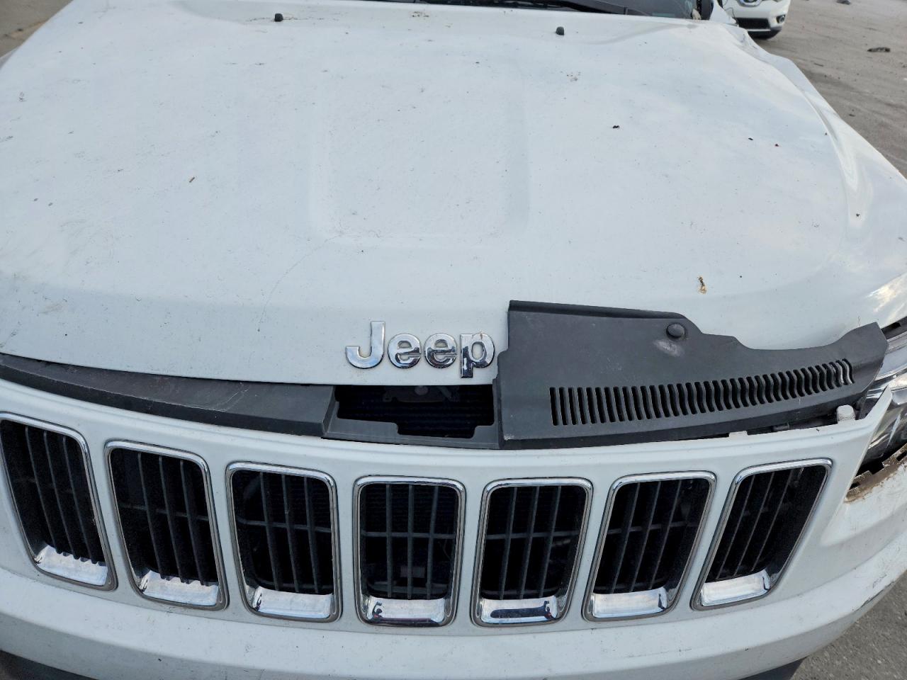 2014 JEEP GRAND CHEROKEE LAREDO photo 11