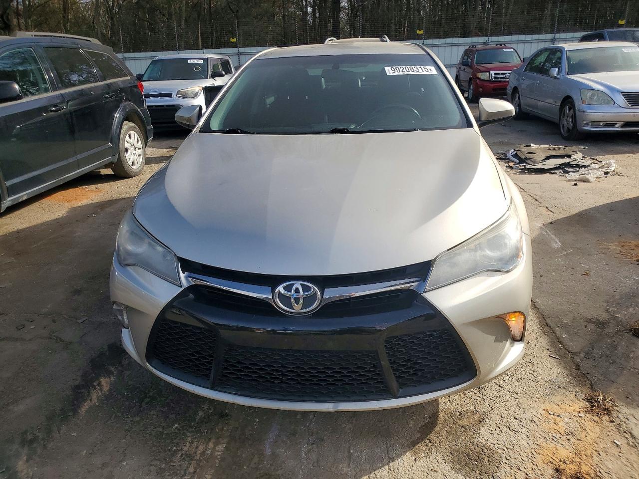 2017 TOYOTA CAMRY LE photo 5