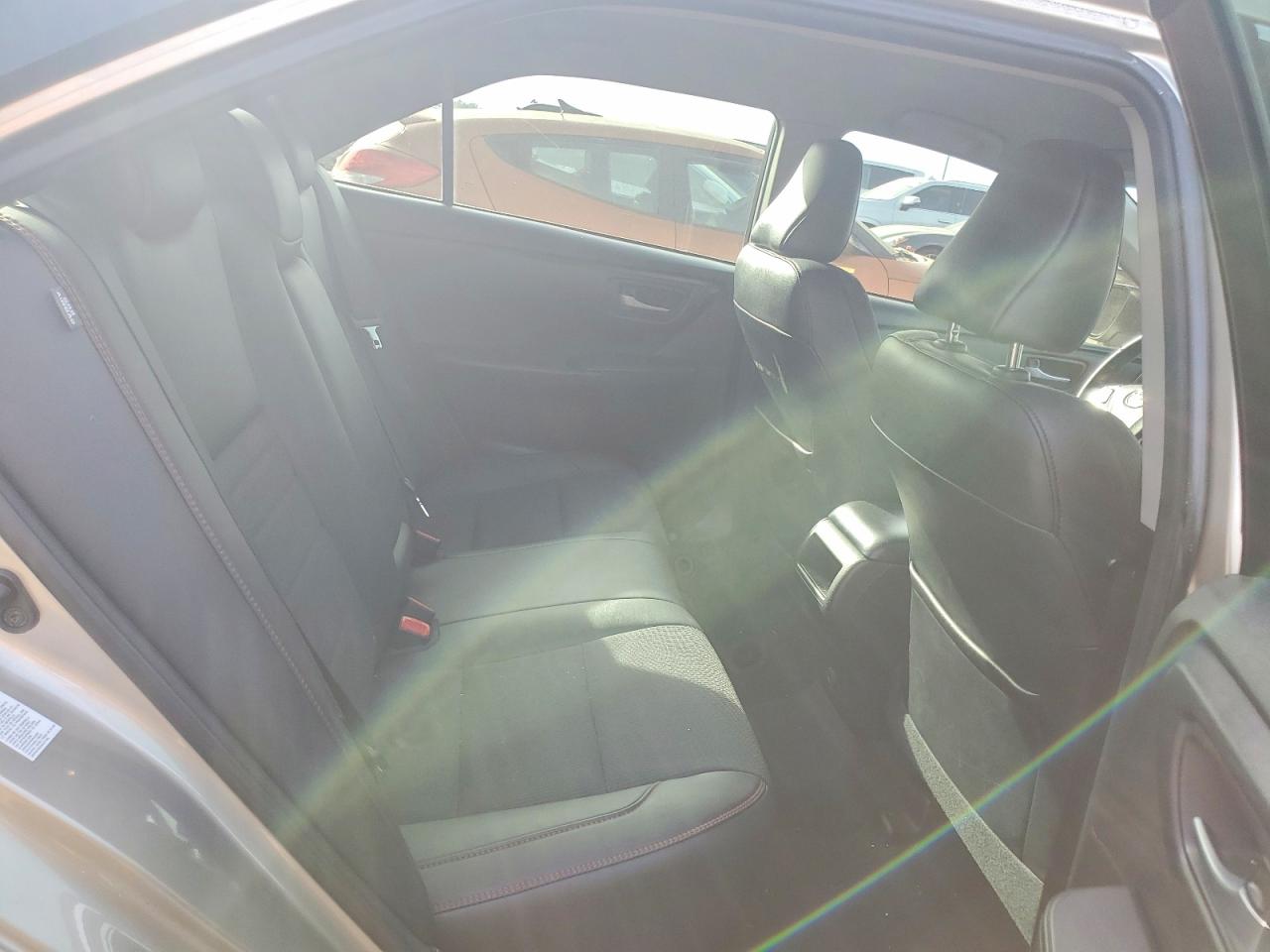 2017 TOYOTA CAMRY LE photo 10