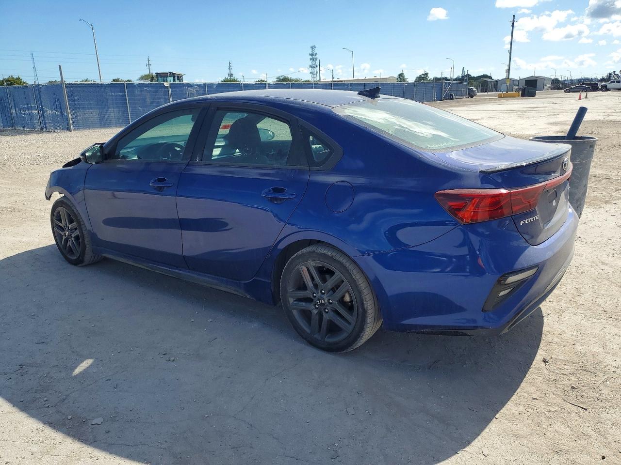 2021 KIA FORTE GT LINE photo 2